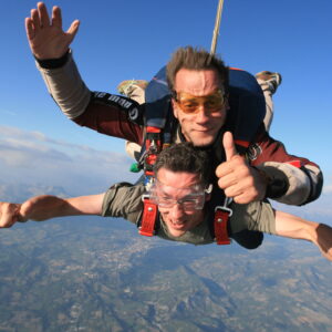 Saut en parachute tandem avec Alpha Parachutisme