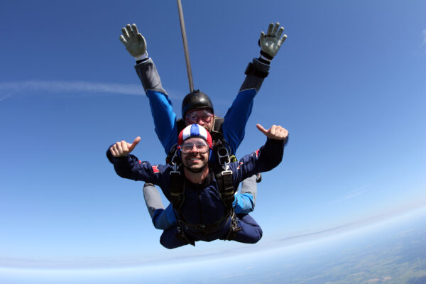 Alpha Parachutisme - Saut en tandem à Tallard